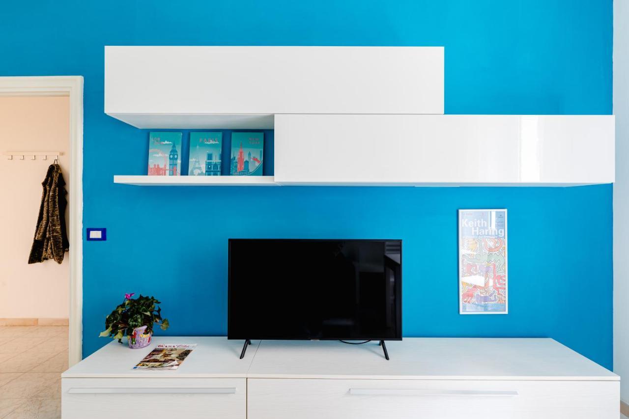 Apartamento Arezzo Apartment, Metro Bologna E Bus Per La Sapienza, 4 Persone, Wifi *